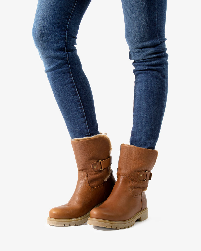 Felia botas de piel con forro interior de pelo. cuero