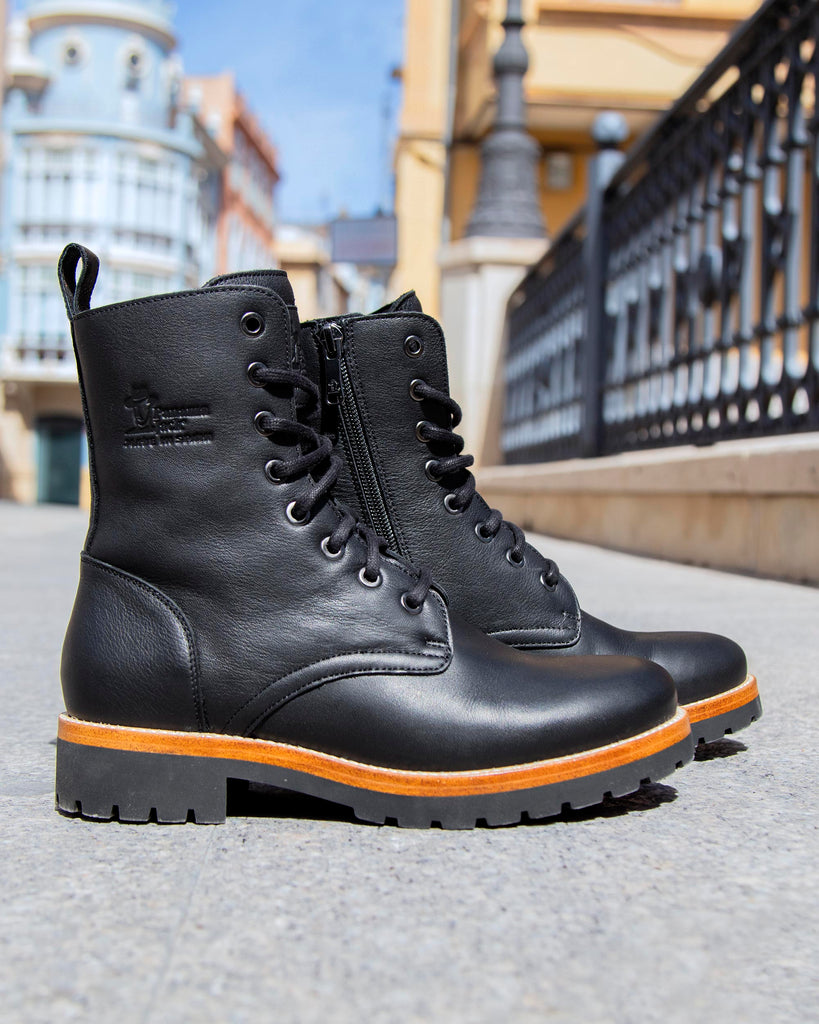 Frisia botas de piel con forro interior de piel. negro